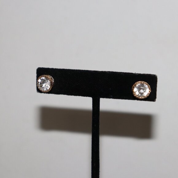 ✨ Beautiful Gold & Rhinestone Post Earrings – 3/8" Classic Sparkle · Petite Glam - Picture 4 of 5